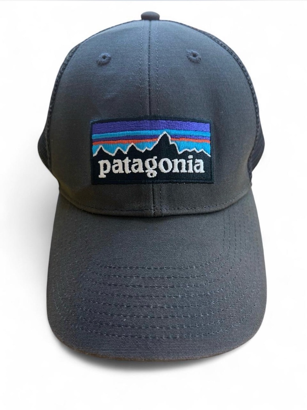 Patagonia P-6 Logo Fitz Roy Trucker Hat Dark Gray Mesh Snapback Cap